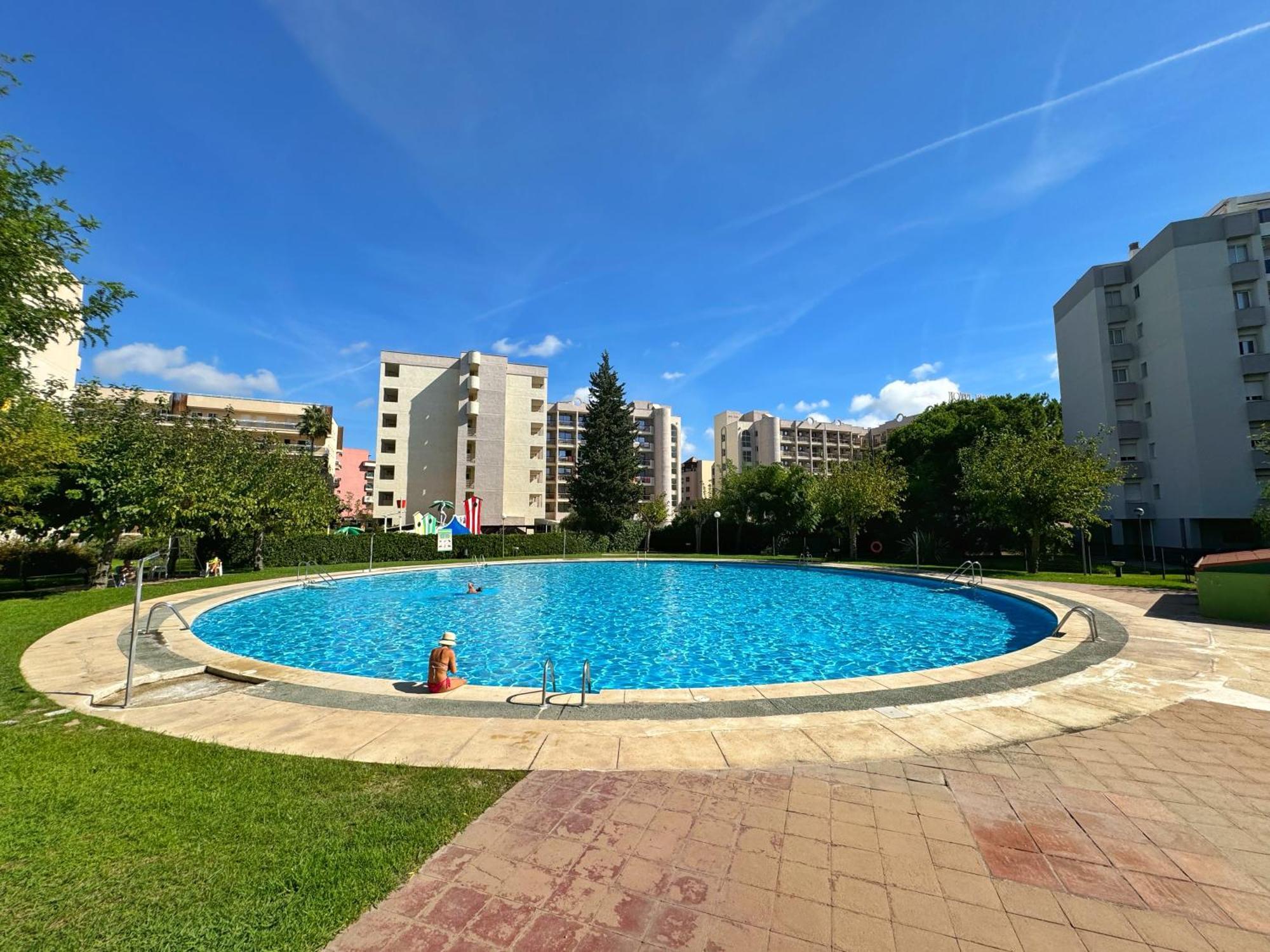 Апартаменти Domuum Holidays - Cordoba Салоу Екстер'єр фото