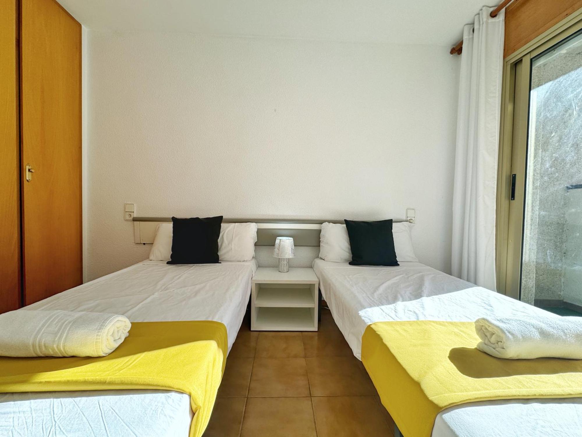 Апартаменти Domuum Holidays - Cordoba Салоу Екстер'єр фото
