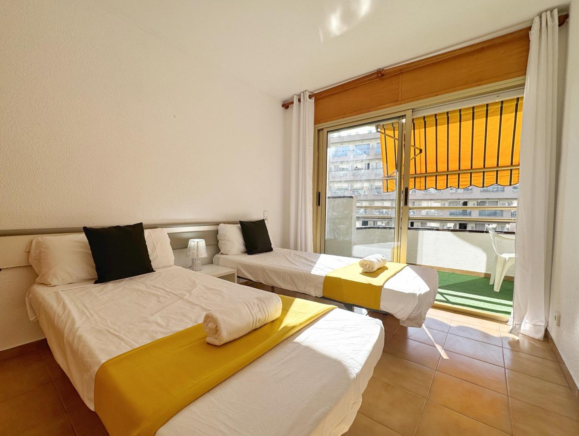 Апартаменти Domuum Holidays - Cordoba Салоу Екстер'єр фото